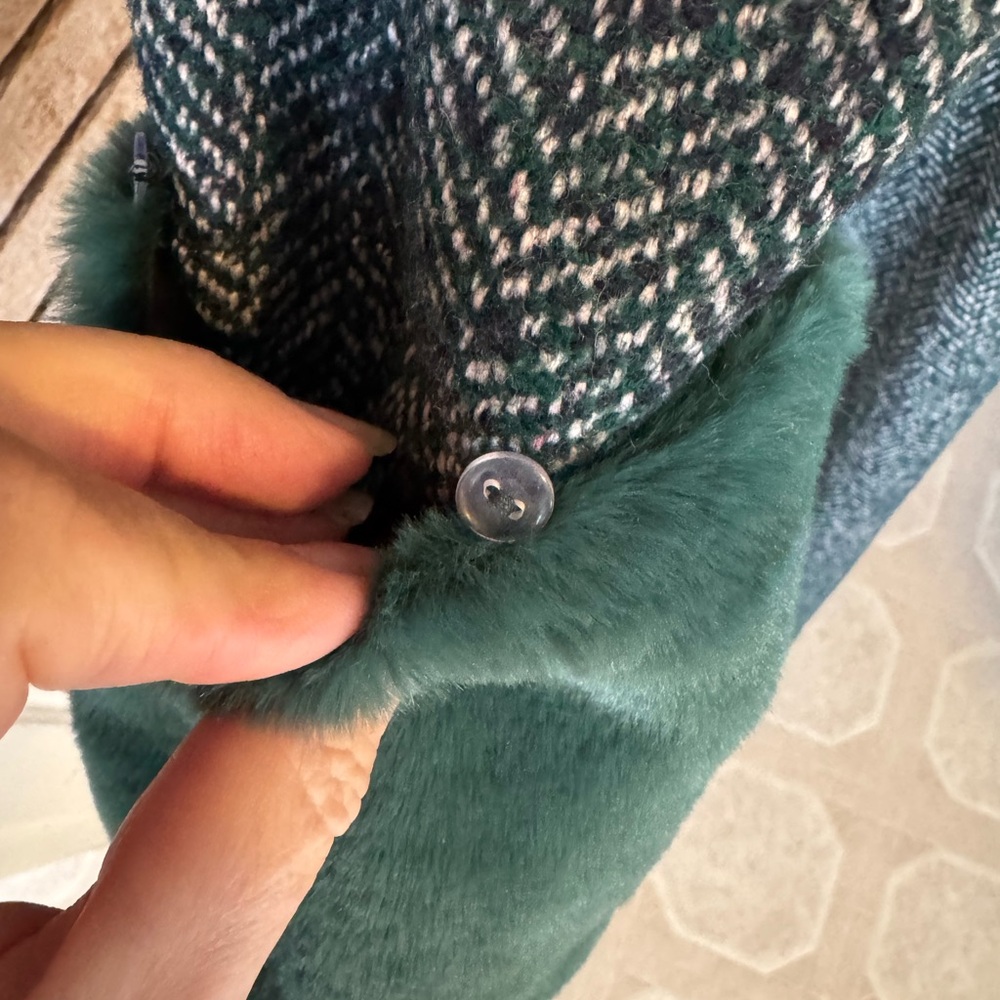 Voodoo Vixen Green Swing Coat w Faux Fur - Picture 5 of 7